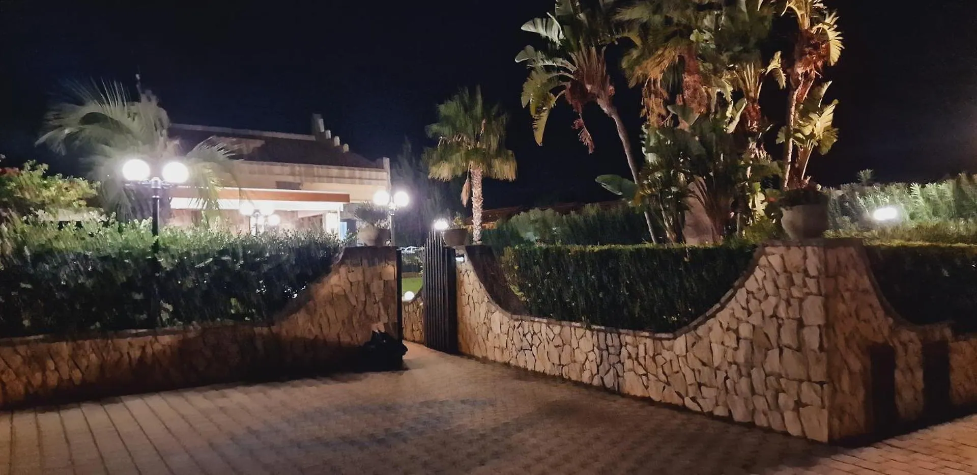 Villa Santina - チェファル